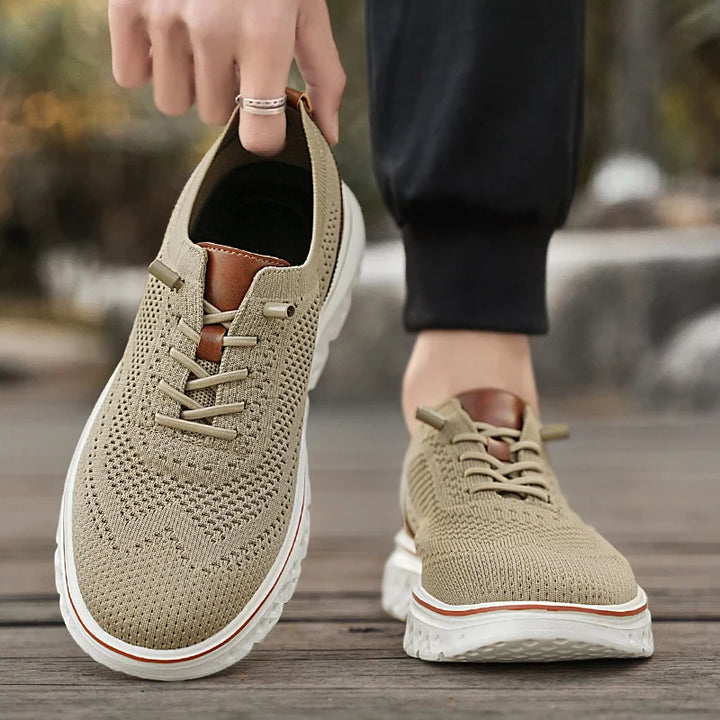 Stride | Flyknit Lace-Up Men's Sneakers with Leather Heel Panel