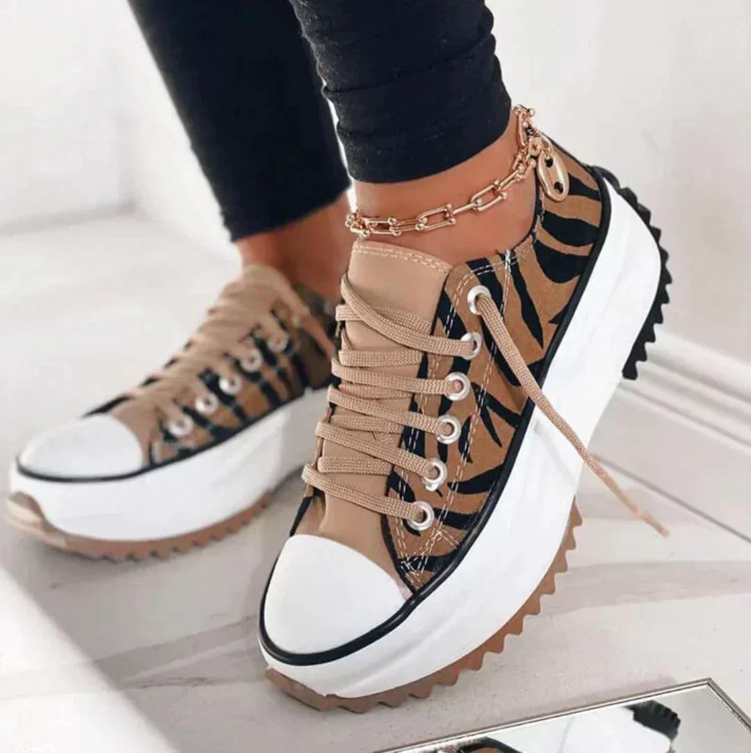 Alice | Contrast Toe Cap Serrated Platform Women's Sneakers